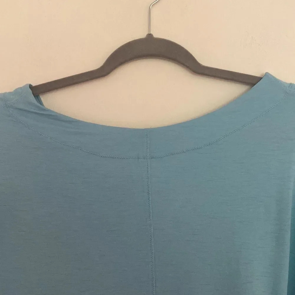 Free People Movement sz‎ S long sleeve light blue boatneck athletic shirt EUC - Picture 3 of 6